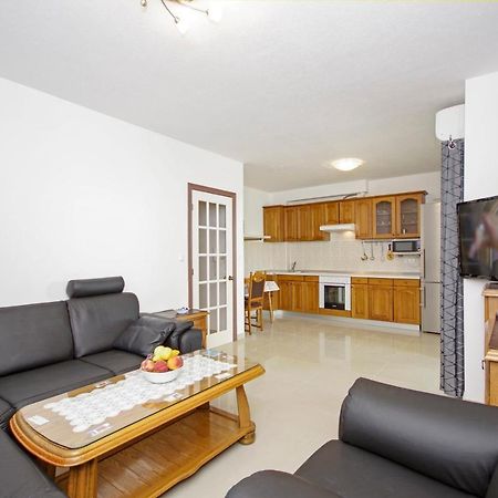 Apartmani Cezar Makarska Exterior foto