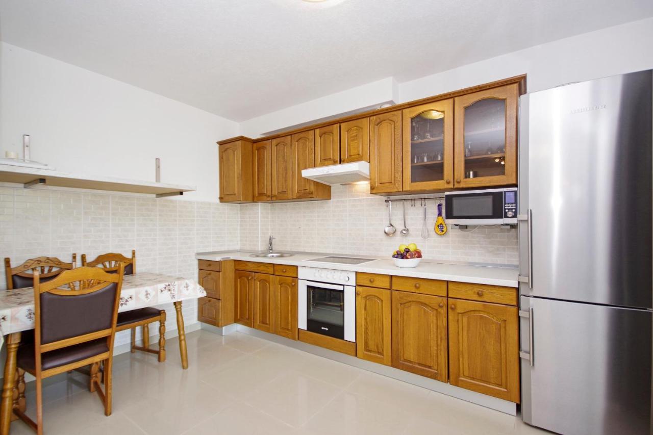 Apartmani Cezar Makarska Exterior foto