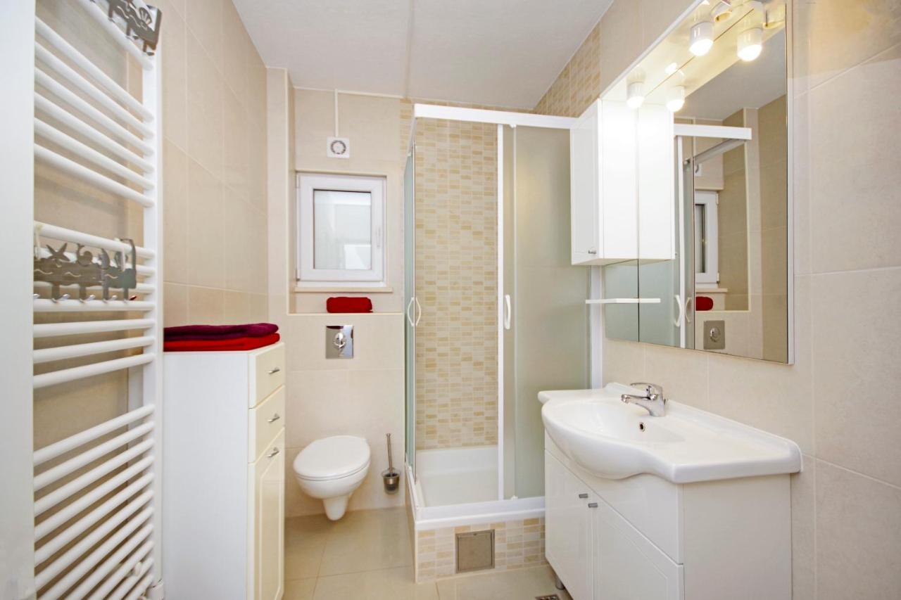 Apartmani Cezar Makarska Exterior foto