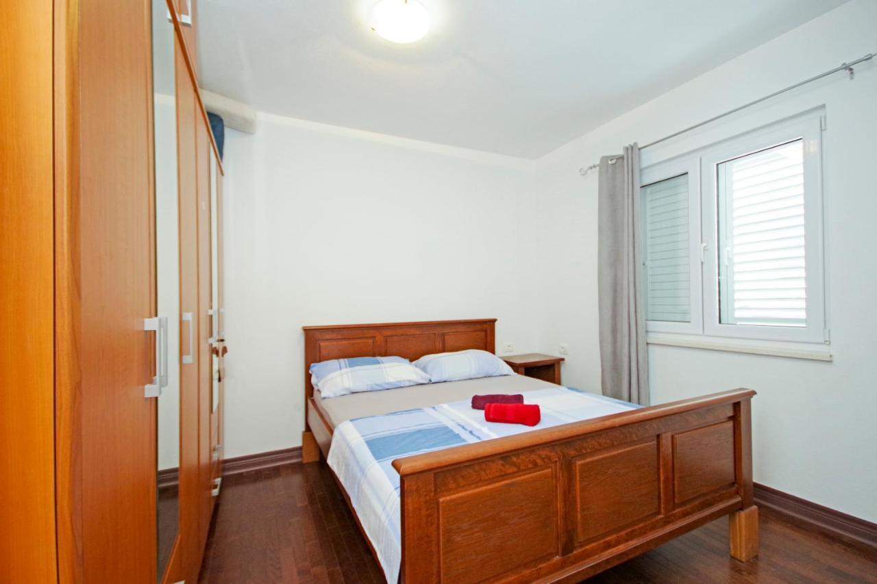 Apartmani Cezar Makarska Exterior foto