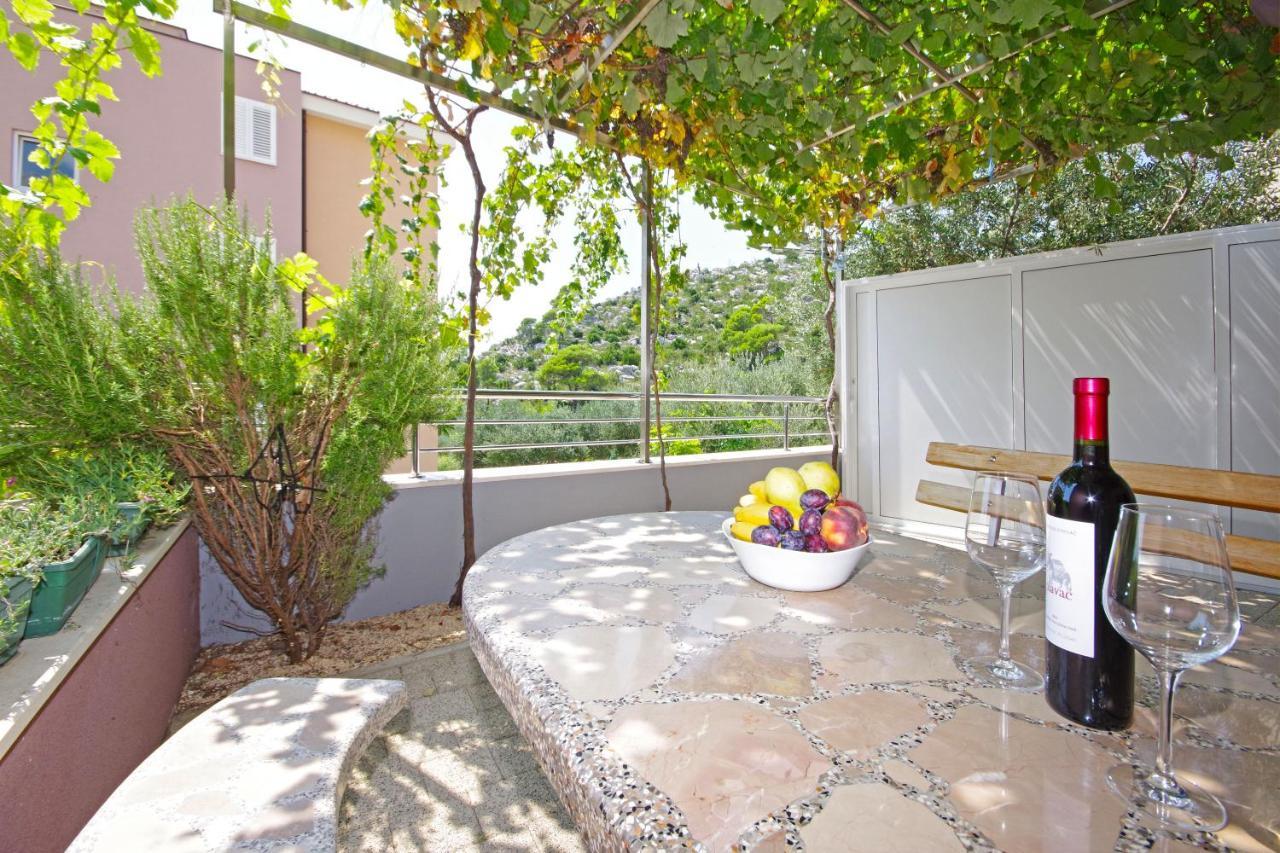 Apartmani Cezar Makarska Exterior foto